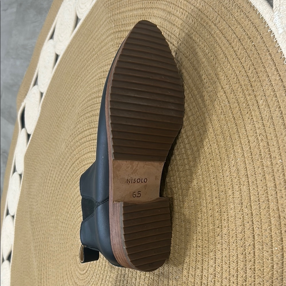 Nisolo Everyday Chelsea Boot - Picture 10 of 15